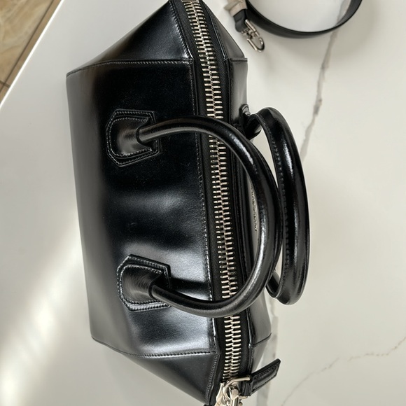 🌸Sold🌸Small Authentic Givenchy Antigona bag - Picture 5 of 8